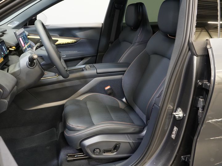 Lynk & Co 08 SUV 1.5 More PHEV 200км Elek./ Harman&Kardon/ Pano/ Масаж та охолодження сидінь/ Elek.Valve/ Adapt.Cruise