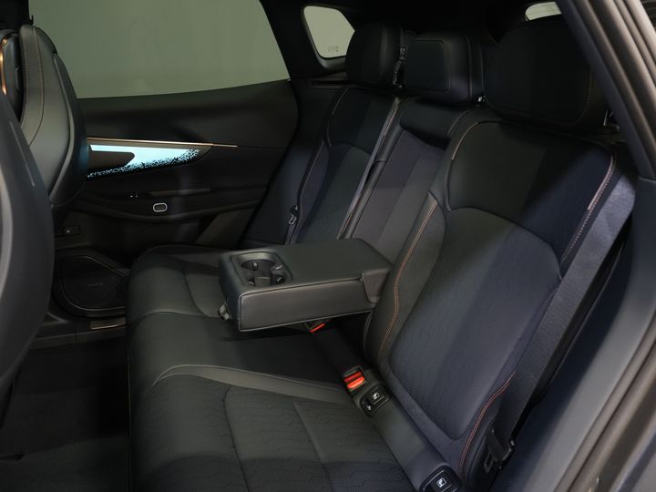 Lynk & Co 08 SUV 1.5 More PHEV 200км Elek./ Harman&Kardon/ Pano/ Масаж та охолодження сидінь/ Elek.Valve/ Adapt.Cruise