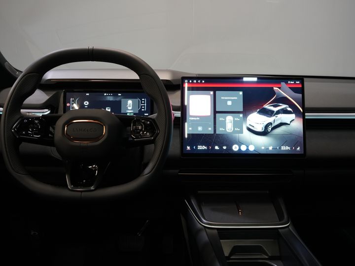 Lynk & Co 08 SUV 1.5 More PHEV 200км Elek./ Harman&Kardon/ Pano/ Масаж та охолодження сидінь/ Elek.Valve/ Adapt.Cruise