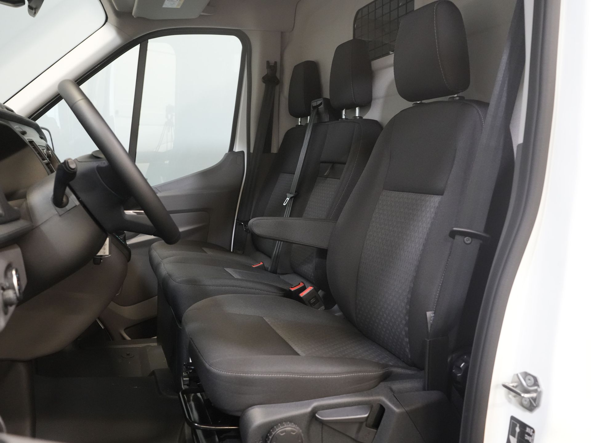 Ford Transit Bestelbus 350 2.0 TDCI 130 pk Aut. L3H2 Trend BPM VRIJ/ Cruise/ PDC V+A/ DAB/ Airco