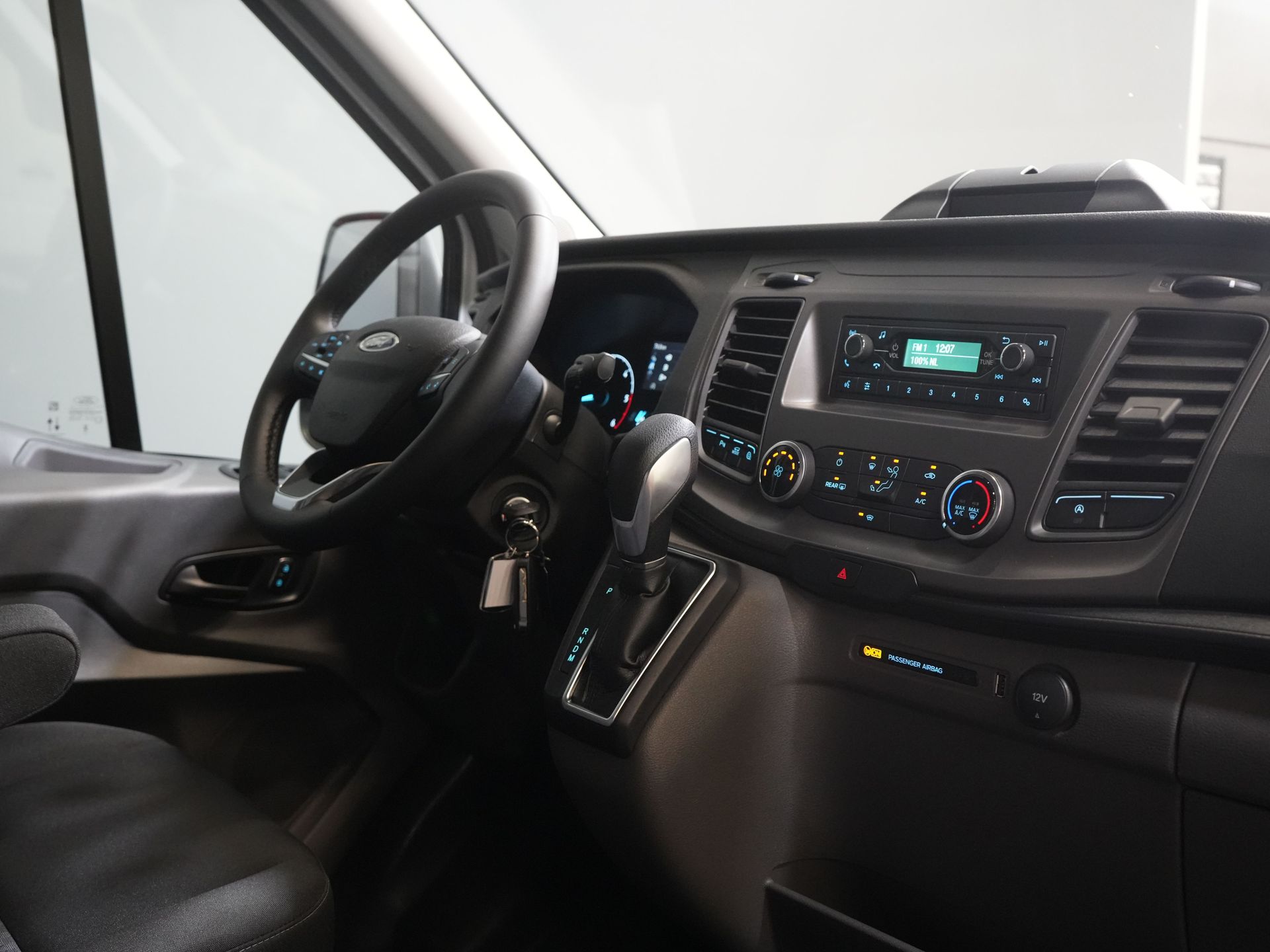 Ford Transit Bestelbus 350 2.0 TDCI 130 pk Aut. L3H2 Trend BPM VRIJ/ Cruise/ PDC V+A/ DAB/ Airco