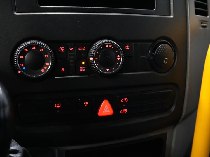 Volkswagen Crafter Personentransport 35 2.5 TDI L2H2 MARGE EXPORT ONLY DE Auto/ MOT 7-2026/ 5 Zyl./ Combi/ 9 Person/ Kombi/ 9P/ Seitenständer/ Airco/ Rollstuhllift