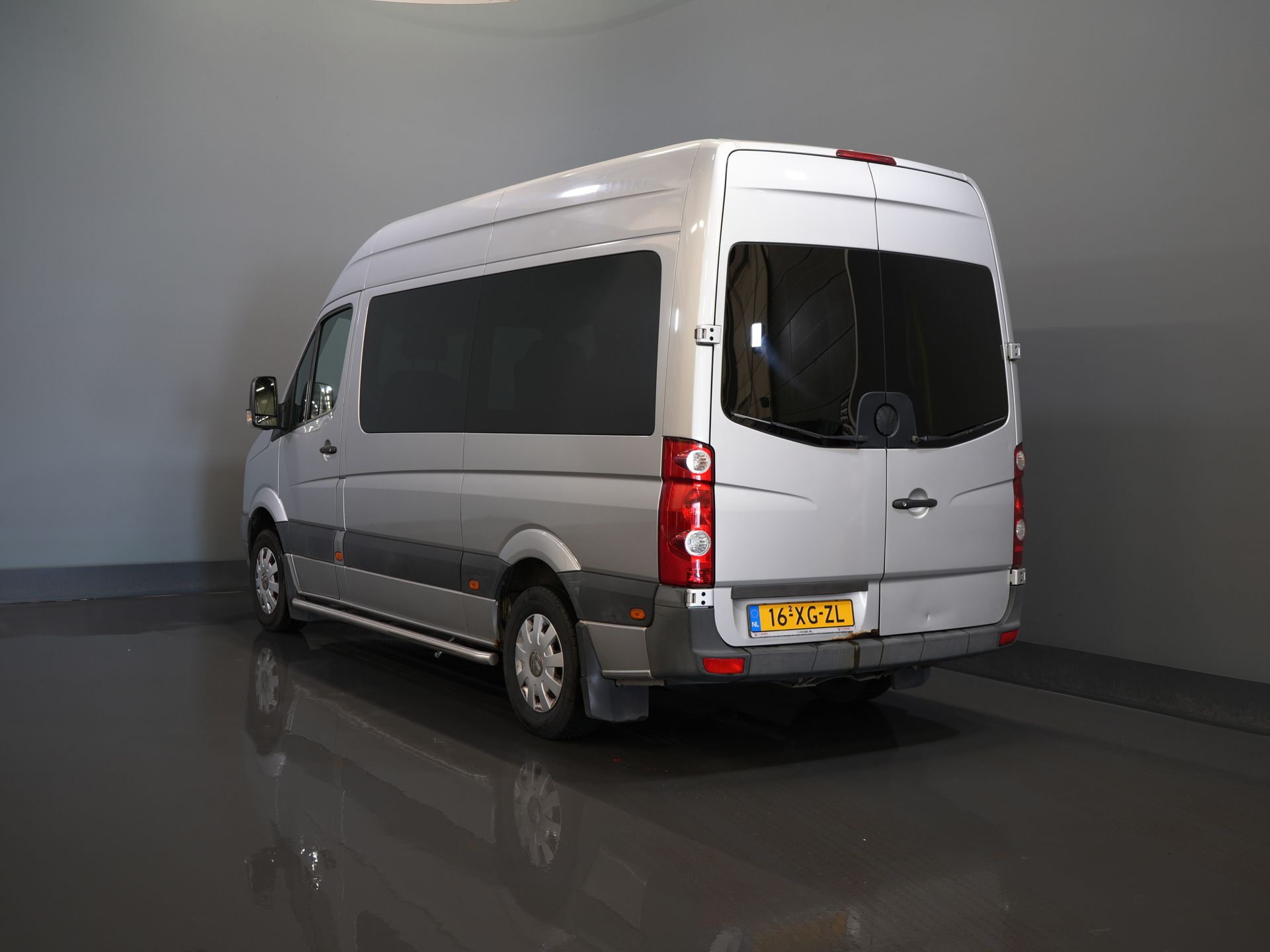 Volkswagen Crafter Personentransport 35 2.5 TDI L2H2 MARGE EXPORT ONLY DE Auto/ MOT 7-2026/ 5 Zyl./ Combi/ 9 Person/ Kombi/ 9P/ Seitenständer/ Airco/ Rollstuhllift