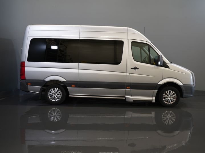 Volkswagen Crafter Personentransport 35 2.5 TDI L2H2 MARGE EXPORT ONLY DE Auto/ MOT 7-2026/ 5 Zyl./ Combi/ 9 Person/ Kombi/ 9P/ Seitenständer/ Airco/ Rollstuhllift