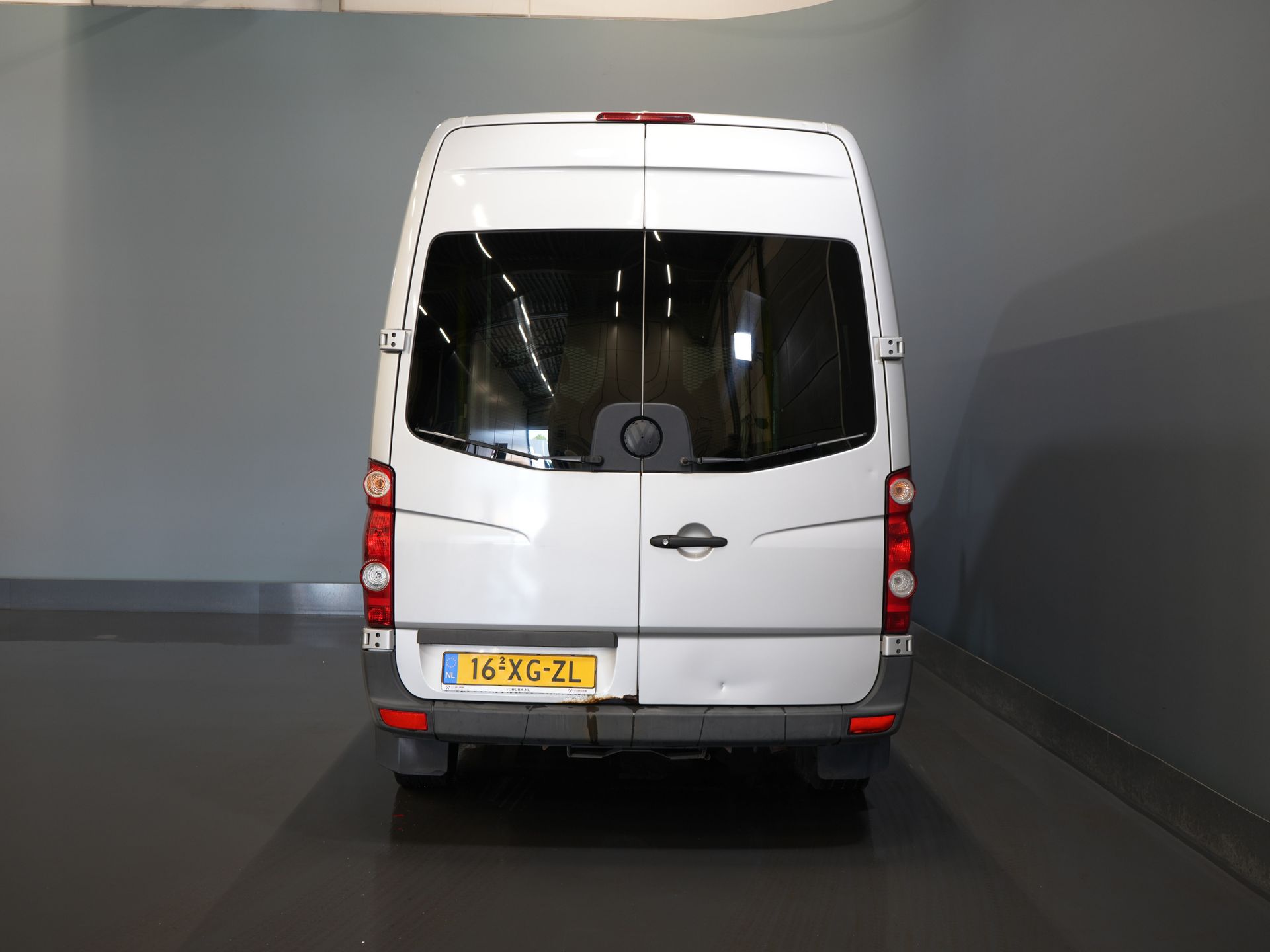 Volkswagen Crafter Personentransport 35 2.5 TDI L2H2 MARGE EXPORT ONLY DE Auto/ MOT 7-2026/ 5 Zyl./ Combi/ 9 Person/ Kombi/ 9P/ Seitenständer/ Airco/ Rollstuhllift