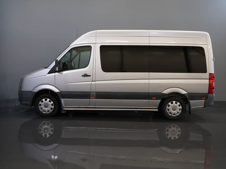 Volkswagen Crafter Personentransport 35 2.5 TDI L2H2 MARGE EXPORT ONLY DE Auto/ MOT 7-2026/ 5 Zyl./ Combi/ 9 Person/ Kombi/ 9P/ Seitenständer/ Airco/ Rollstuhllift