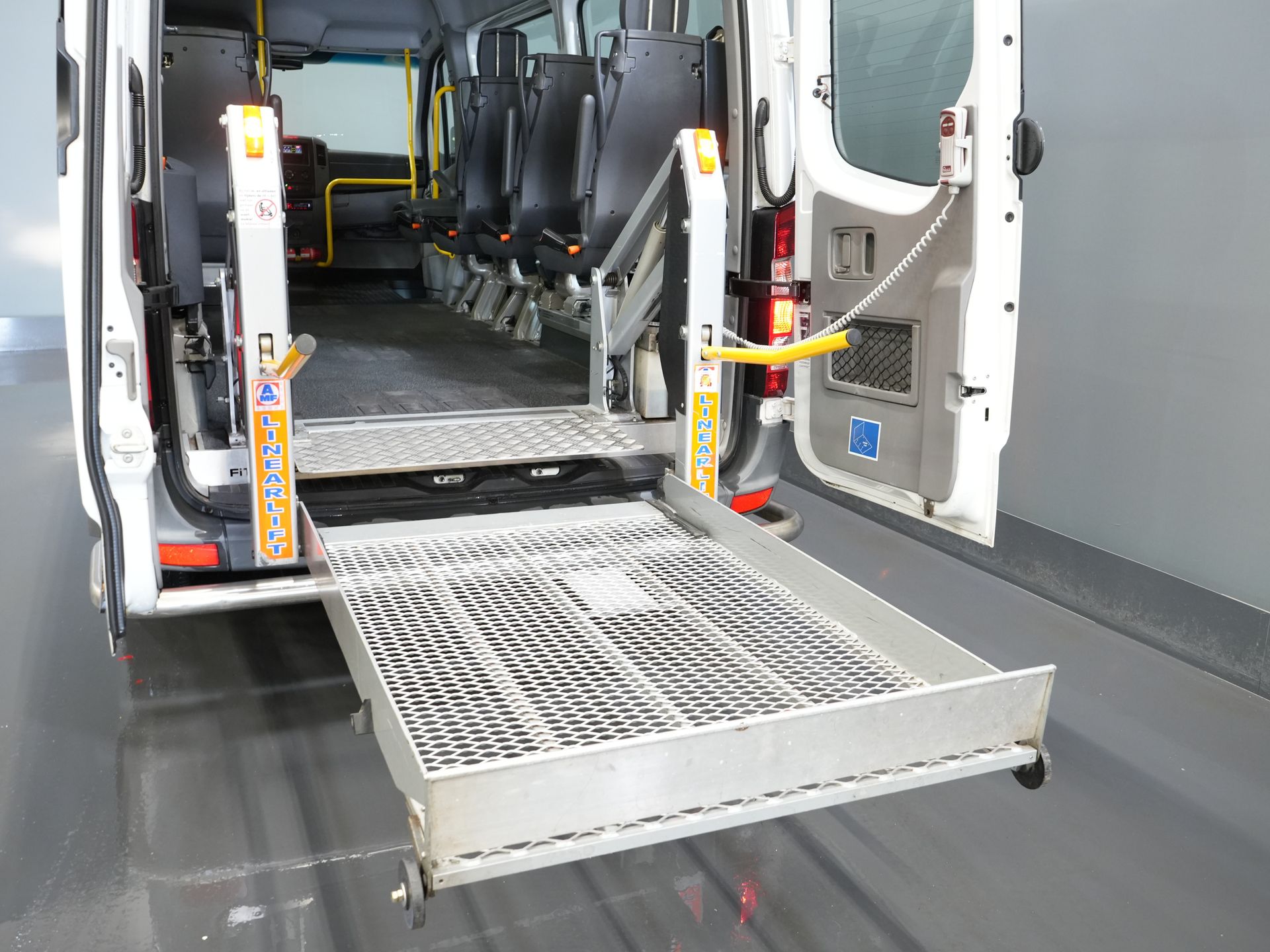 Mercedes-Benz Sprinter Passenger Transport 313 2.2 CDI L2H2 €9922 Incl. VAT BPM FREE! EXPORT ONLY Combi/ 9 persons/ Kombi/ 9P/ Airco/ Wheelchair lift