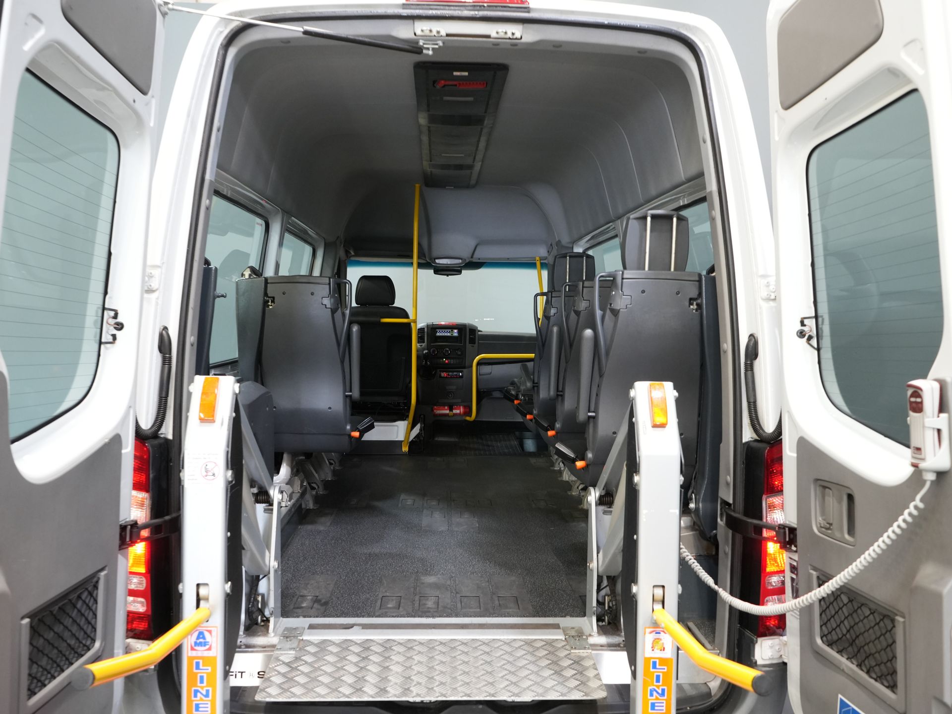 Mercedes-Benz Sprinter Passenger Transport 313 2.2 CDI L2H2 €9922 Incl. VAT BPM FREE! EXPORT ONLY Combi/ 9 persons/ Kombi/ 9P/ Airco/ Wheelchair lift