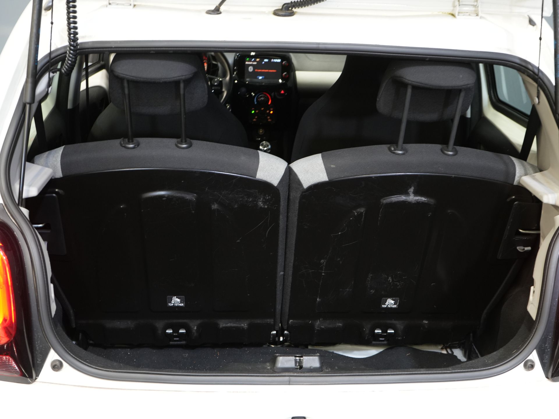 Citroën C1 Hatchback 1.0 e-VTi Shine ZEER NETTE AUTO/ NL Auto/ Weinig Km/ Navi/ Cruise/ LMV/ Airco/ Camera