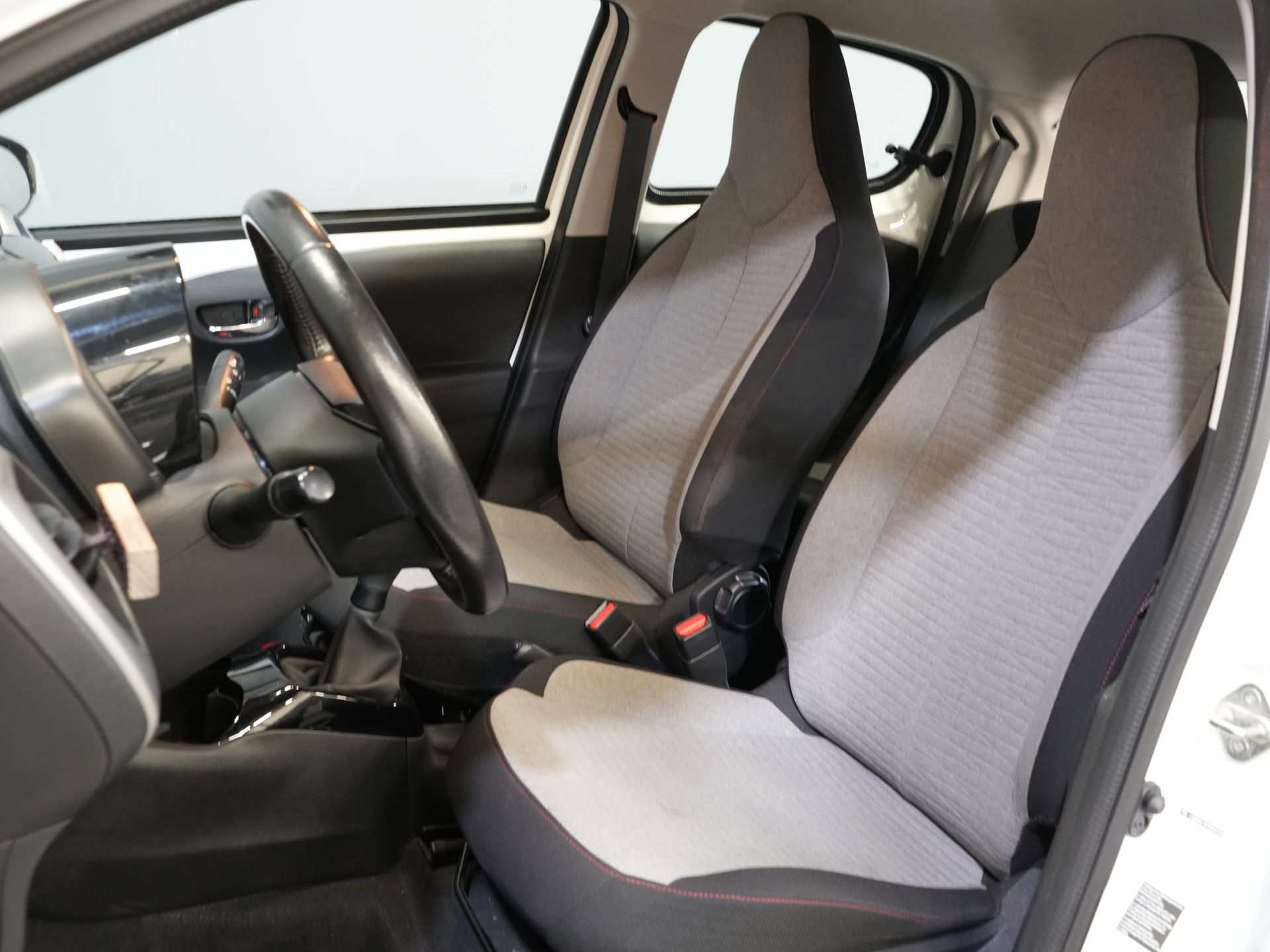 Citroën C1 Hatchback 1.0 e-VTi Shine ZEER NETTE AUTO/ NL Auto/ Weinig Km/ Navi/ Cruise/ LMV/ Airco/ Camera