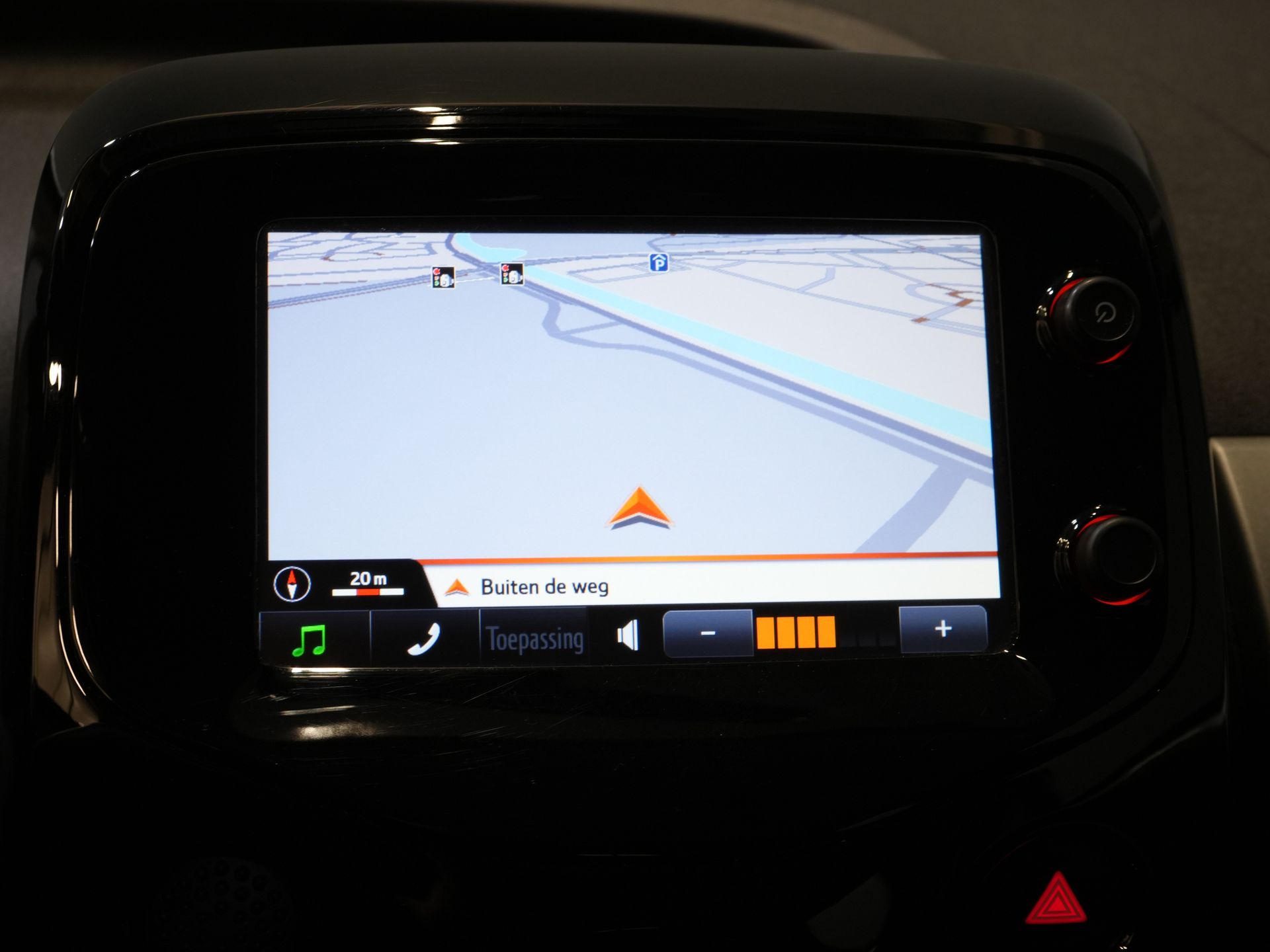 Citroën C1 Hatchback 1.0 e-VTi Shine ZEER NETTE AUTO/ NL Auto/ Weinig Km/ Navi/ Cruise/ LMV/ Airco/ Camera