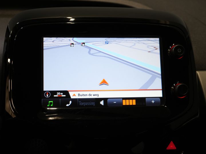 Citroën C1 Hatchback 1.0 e-VTi Shine ZEER NETTE AUTO/ NL Auto/ Weinig Km/ Navi/ Cruise/ LMV/ Airco/ Camera