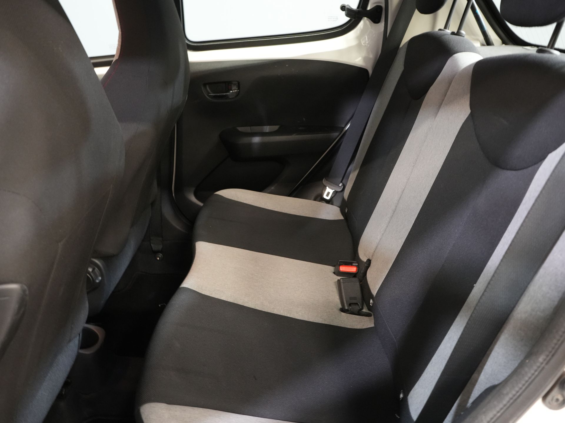 Citroën C1 Hatchback 1.0 e-VTi Shine ZEER NETTE AUTO/ NL Auto/ Weinig Km/ Navi/ Cruise/ LMV/ Airco/ Camera