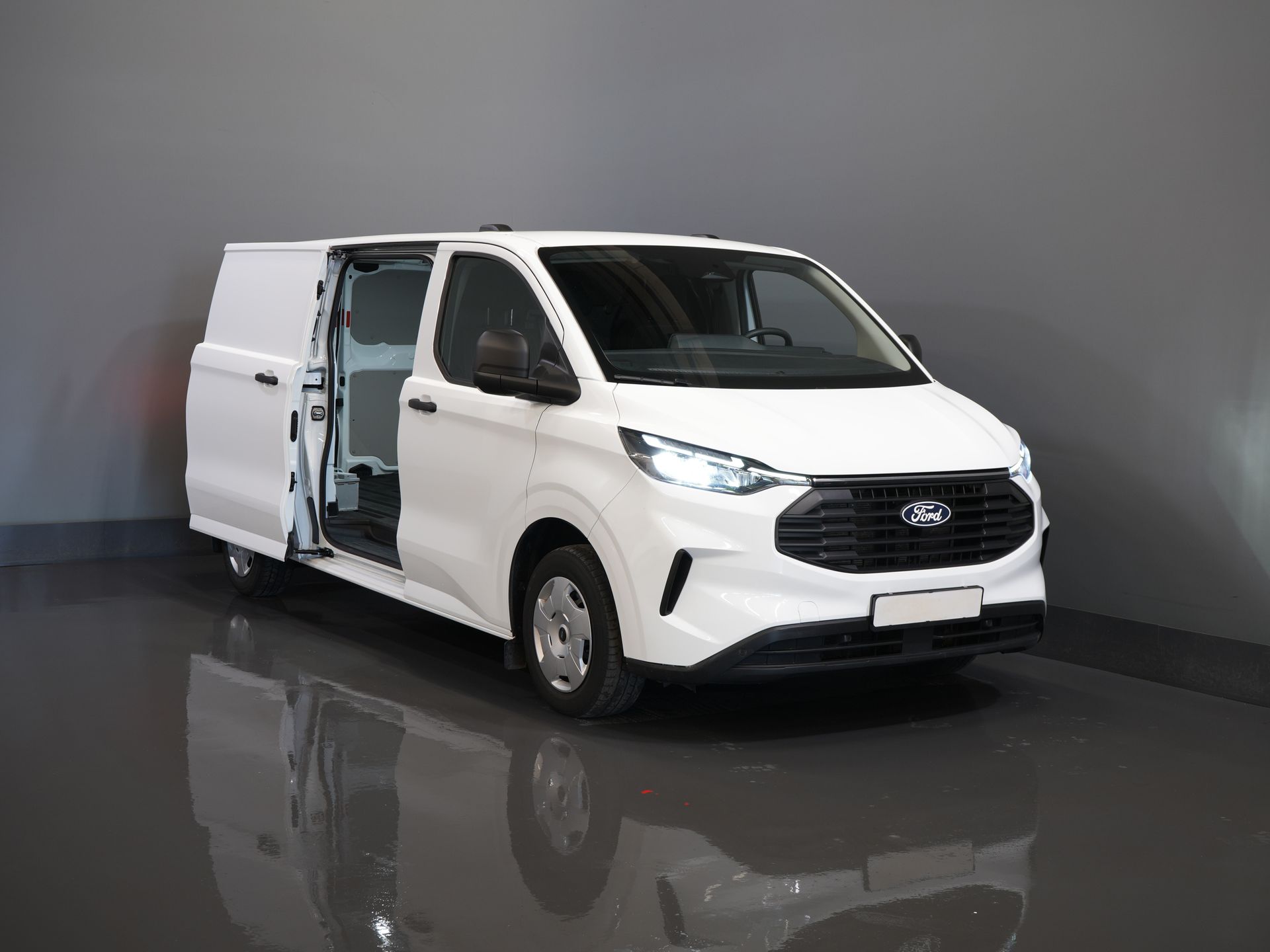 Ford Transit Custom Bestelbus 2.0 TDCI 136 pk Aut. L2 Trend BPM VRIJ! LED/ Carplay/ Camera/ Climate/ PDC/ Cruise