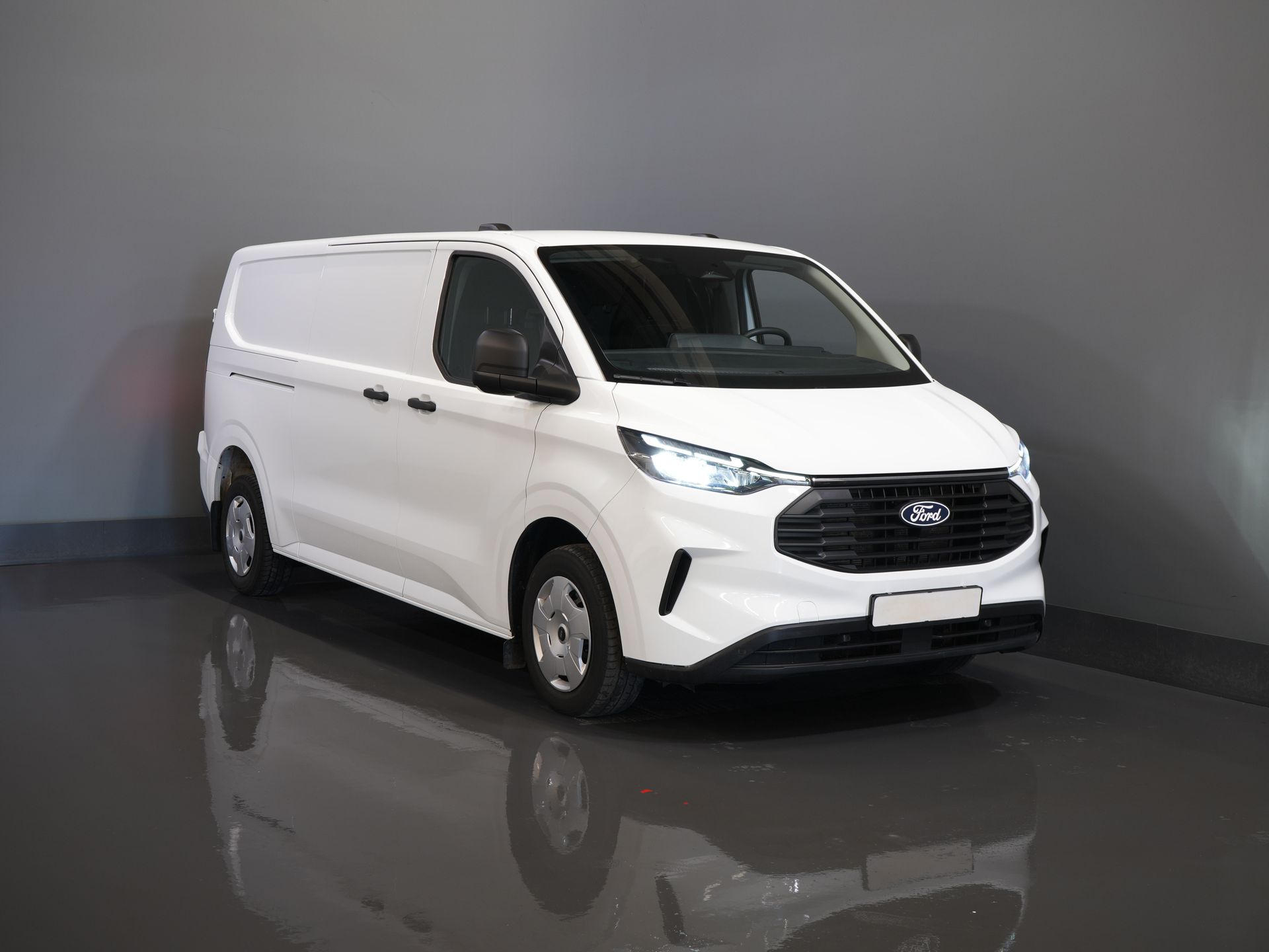 Ford Transit Custom Bestelbus 2.0 TDCI 136 pk Aut. L2 Trend BPM VRIJ! LED/ Carplay/ Camera/ Climate/ PDC/ Cruise