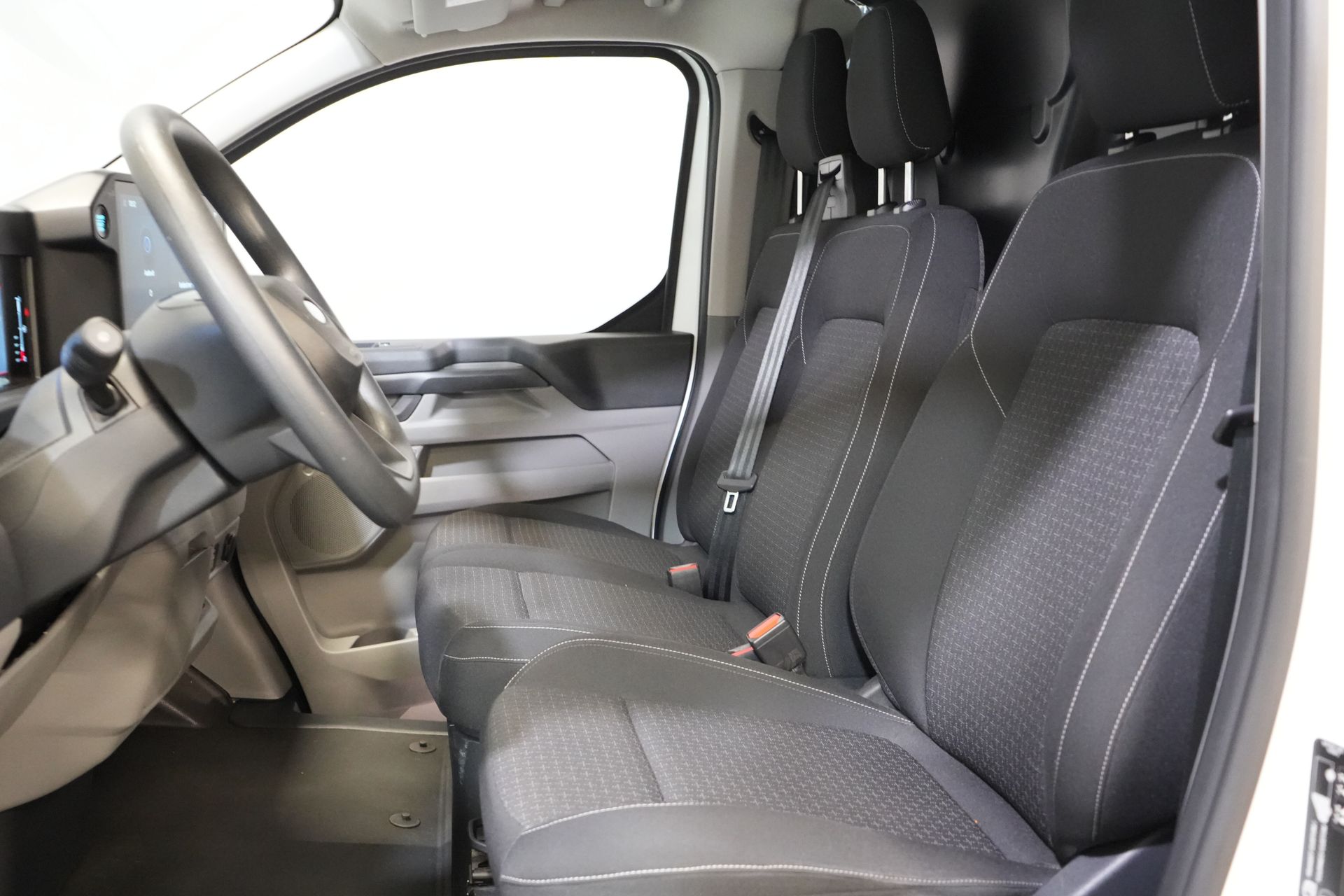 Ford Transit Custom Bestelbus 2.0 TDCI 136 pk Aut. L2 Trend BPM VRIJ! LED/ Carplay/ Camera/ Climate/ PDC/ Cruise