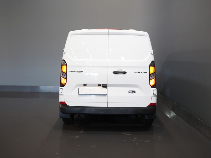 Ford Transit Custom Bestelbus 2.0 TDCI 136 pk Aut. L2 Trend BPM VRIJ! LED/ Carplay/ Camera/ Climate/ PDC/ Cruise