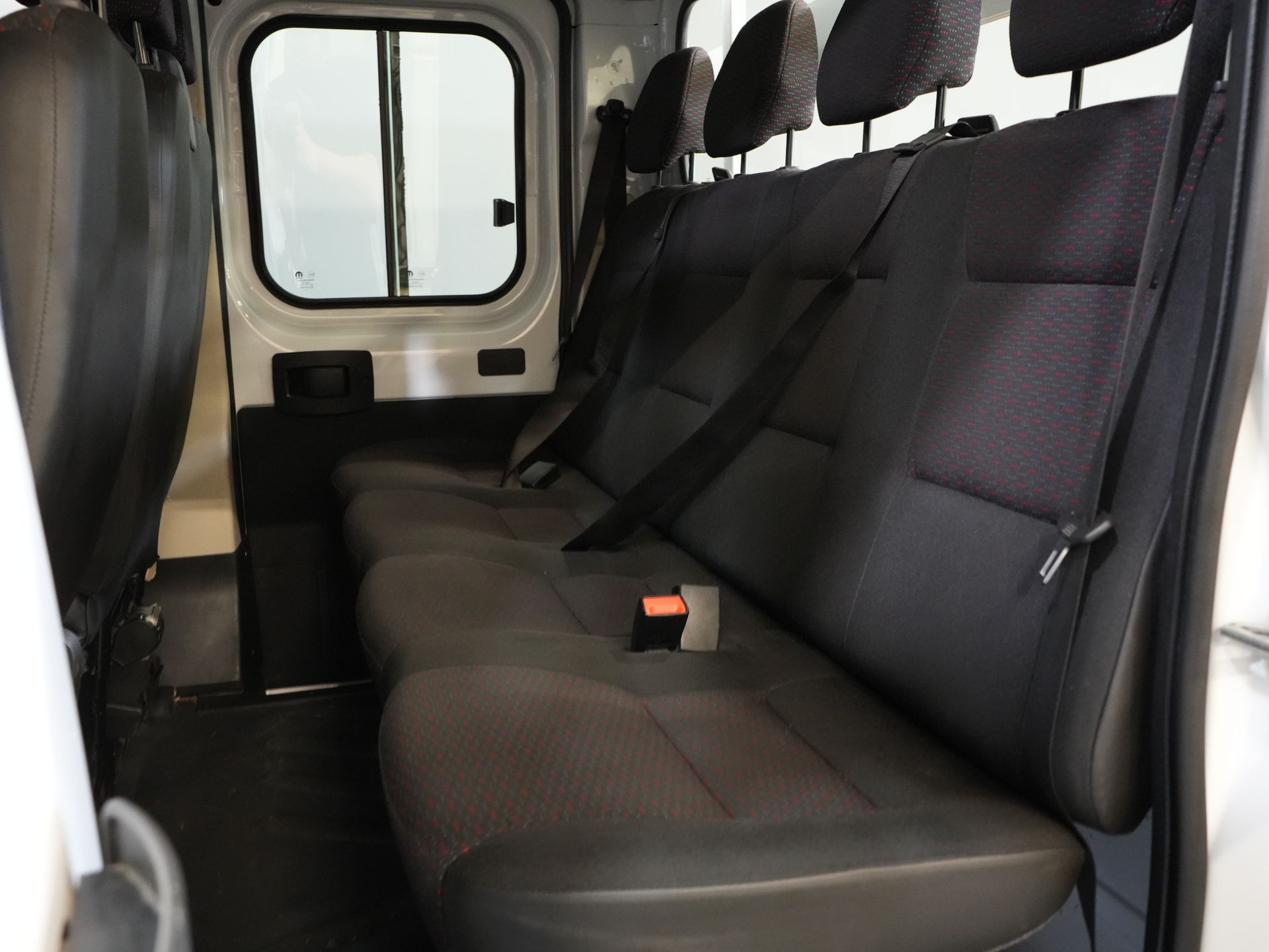 Opel Movano Open cargo box 2.2 140 hp DC Double Cab Open cargo box/ 7 Pers./ 2.5t Trekverm./ Cruise/ Airco/ 288x215x35/ Pick up