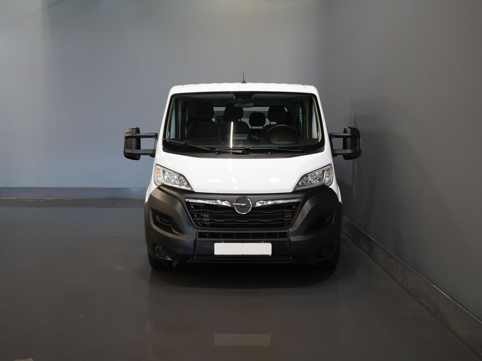 Opel Movano Open cargo box 2.2 140 hp DC Double Cab Open cargo box/ 7 Pers./ 2.5t Trekverm./ Cruise/ Airco/ 288x215x35/ Pick up