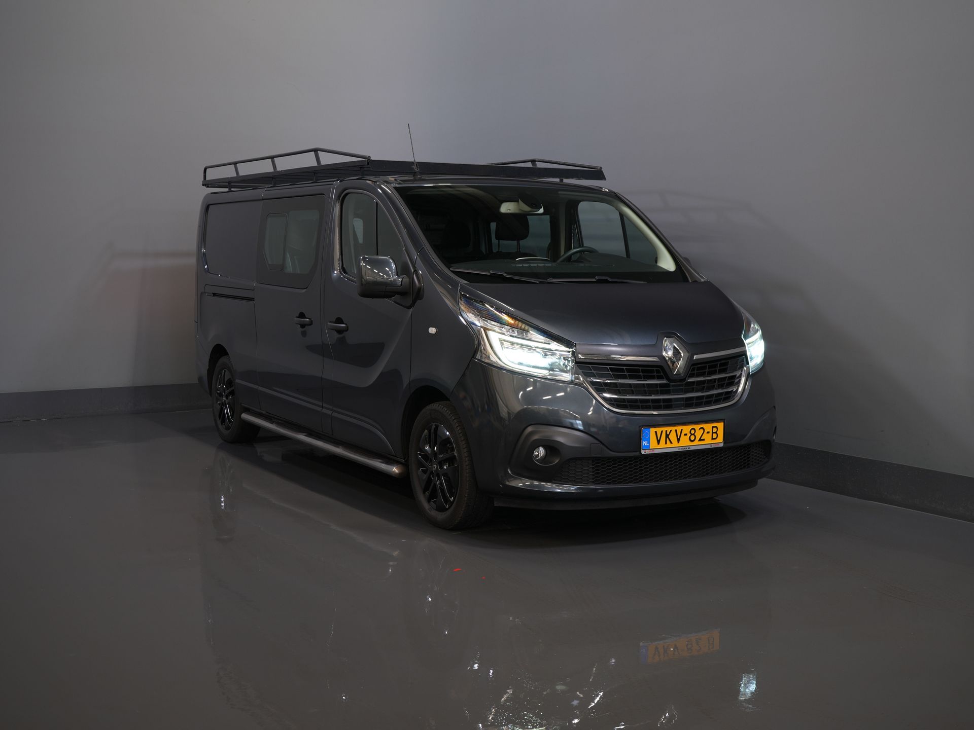 Renault Trafic Furgón 2.0 dCi 145 cv Aut. L2 DC Doble Cabina ¡BPM GRATIS! 2x Puerta corredera/ LED/ Calefacción asientos/ Climatizador/ Crucero/ Imperial/ Barras laterales/ Gancho remolque/