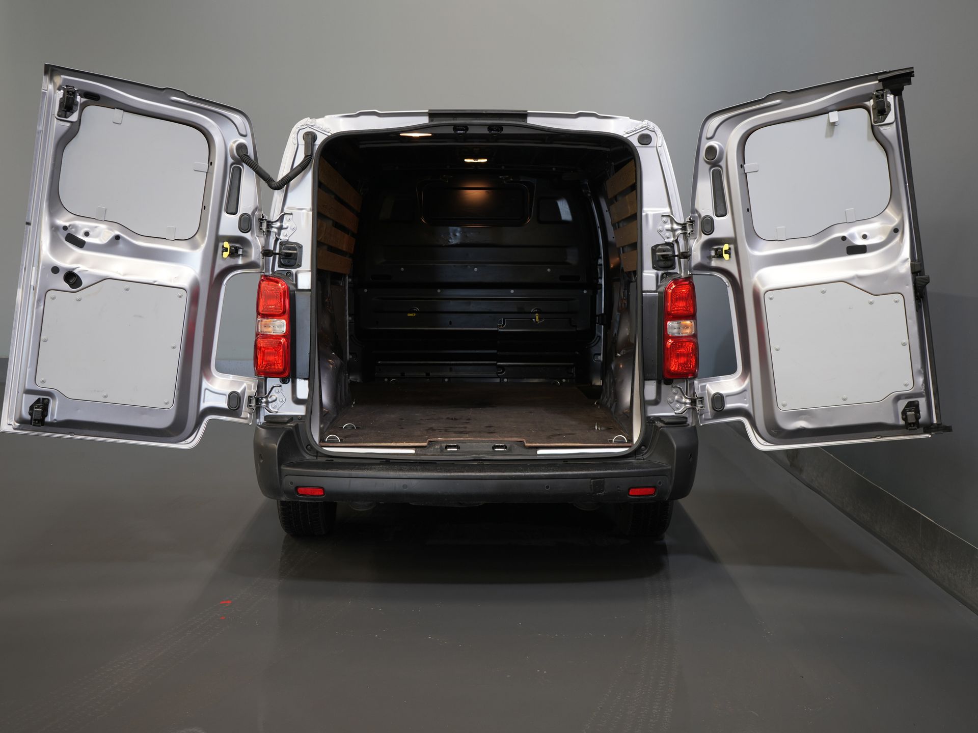 Opel Vivaro Bestelbus (Fiat Scudo) 2.0 MJ 145 pk L3 BPM VRIJ! Adapt.Cruise/ Climate/ Keyless/ Carplay/ Camera/ PDC