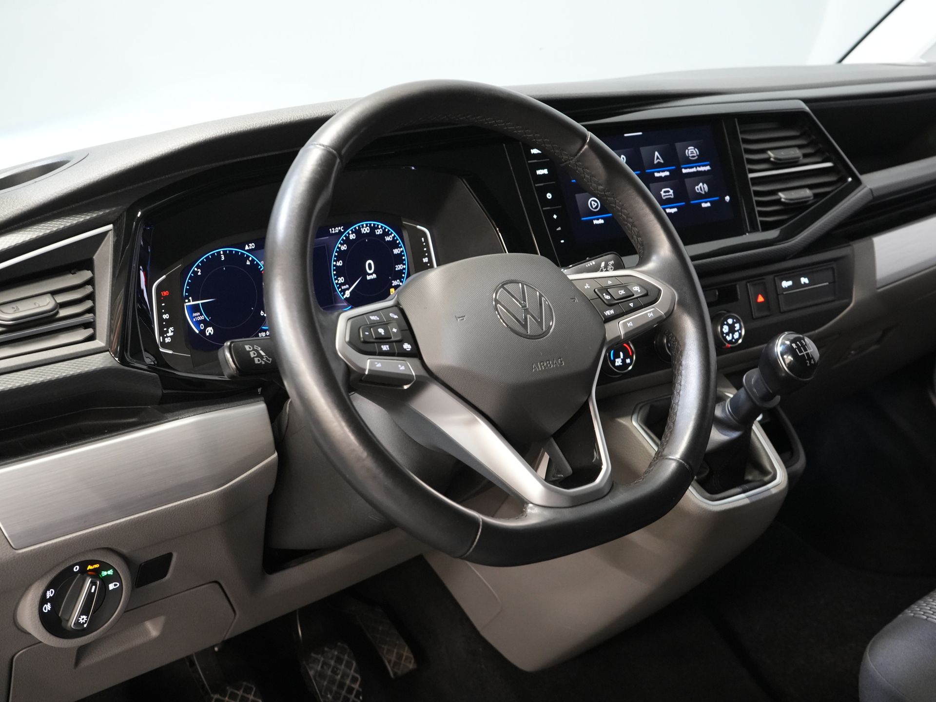 Volkswagen Transporter Фургон 2.0 TDI L2 BULLI БЕЗ ПМС! NL Авто/ LED/ Адаптивний круїз-контроль/ Віртуальна панель приладів/ 17