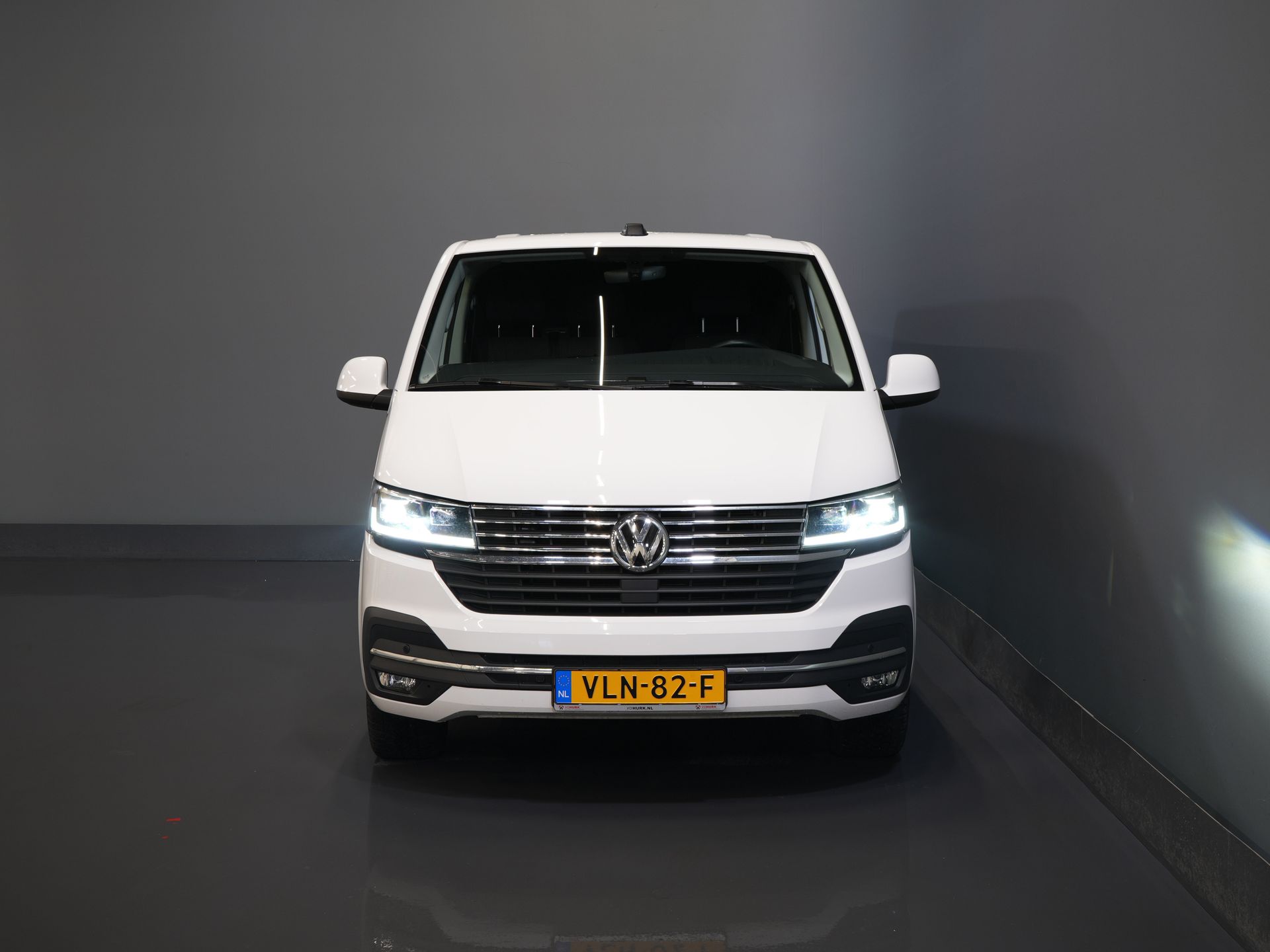 Volkswagen Transporter Фургон 2.0 TDI L2 BULLI БЕЗ ПМС! NL Авто/ LED/ Адаптивний круїз-контроль/ Віртуальна панель приладів/ 17