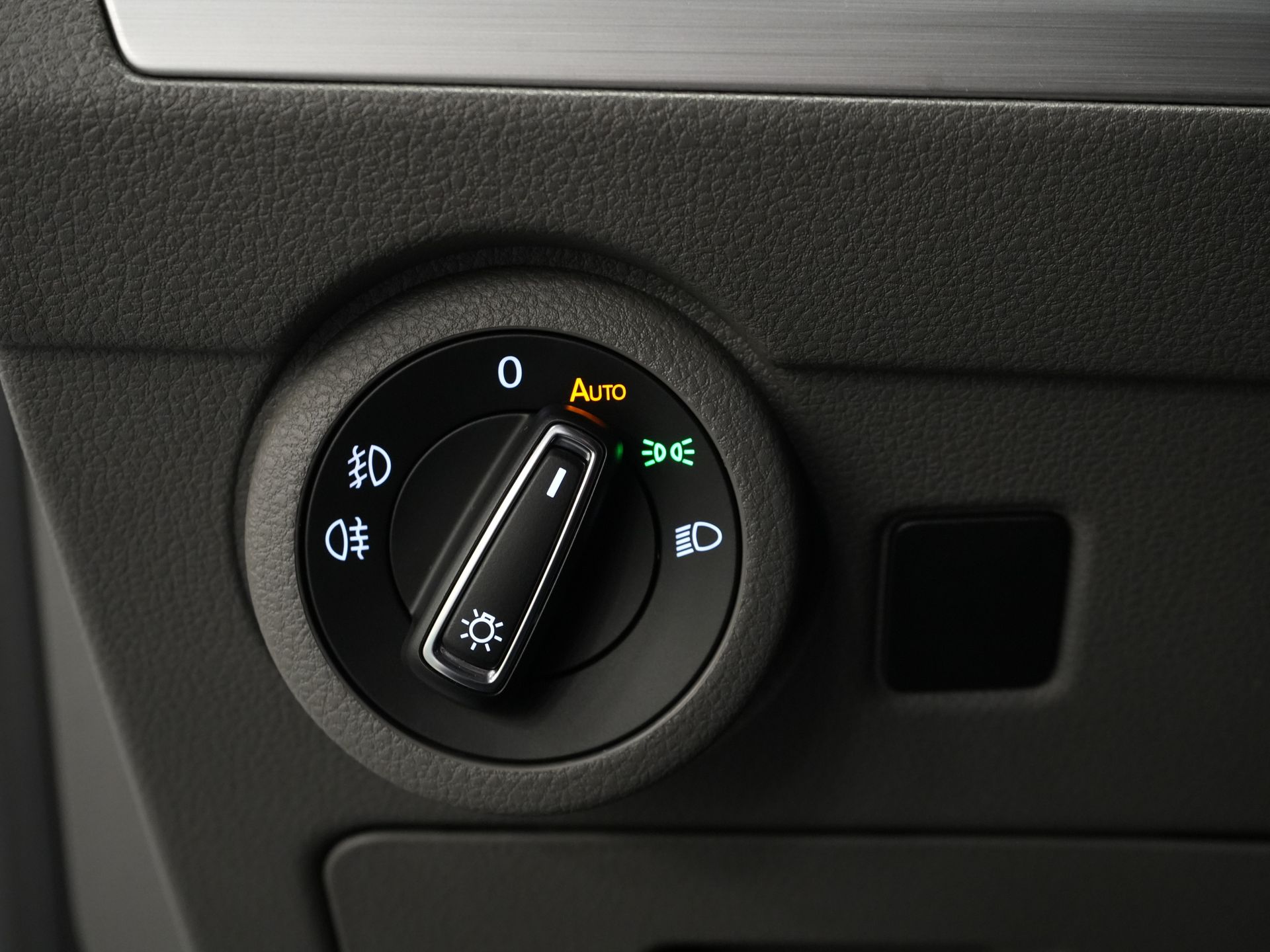 Volkswagen Transporter Фургон 2.0 TDI L2 BULLI БЕЗ ПМС! NL Авто/ LED/ Адаптивний круїз-контроль/ Віртуальна панель приладів/ 17