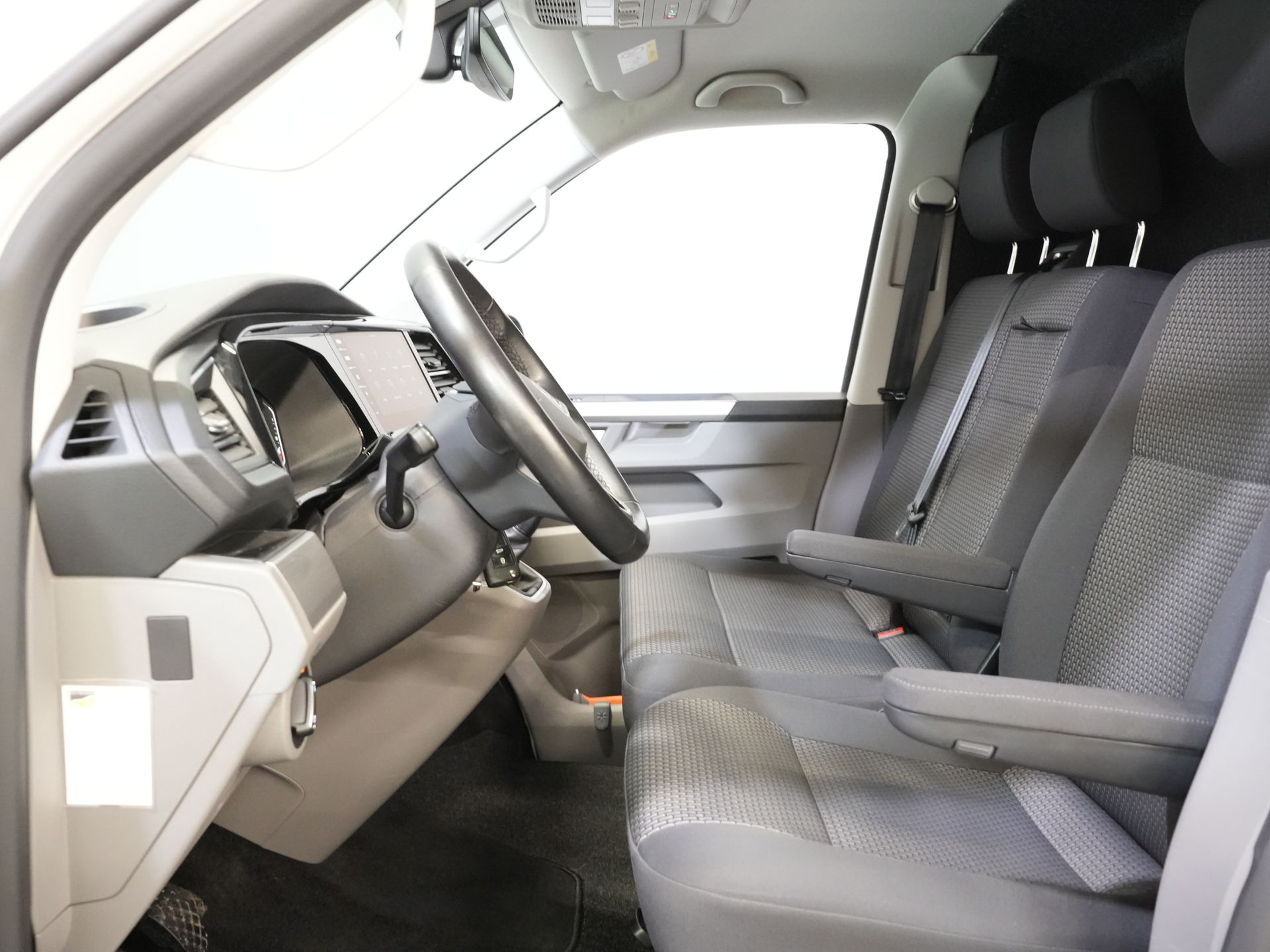 Volkswagen Transporter Фургон 2.0 TDI L2 BULLI БЕЗ ПМС! NL Авто/ LED/ Адаптивний круїз-контроль/ Віртуальна панель приладів/ 17