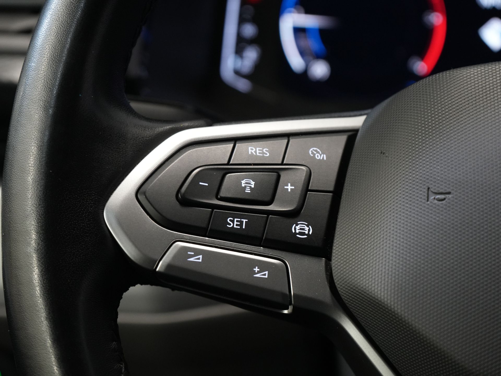 Volkswagen Transporter Фургон 2.0 TDI L2 BULLI БЕЗ ПМС! NL Авто/ LED/ Адаптивний круїз-контроль/ Віртуальна панель приладів/ 17