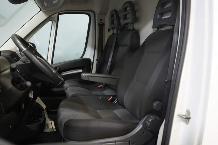 Fiat Ducato Van 35 2.3 MJ 140 hp ZF Aut. L2H2 2.5t Trekverm./ Camera/ Cruise/ PDC/ Bluetooth/ Towbar/ Airco