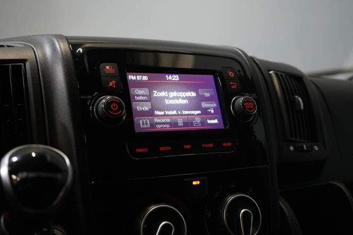 Fiat Ducato Van 35 2.3 MJ 140 hp ZF Aut. L2H2 2.5t Trekverm./ Camera/ Cruise/ PDC/ Bluetooth/ Towbar/ Airco