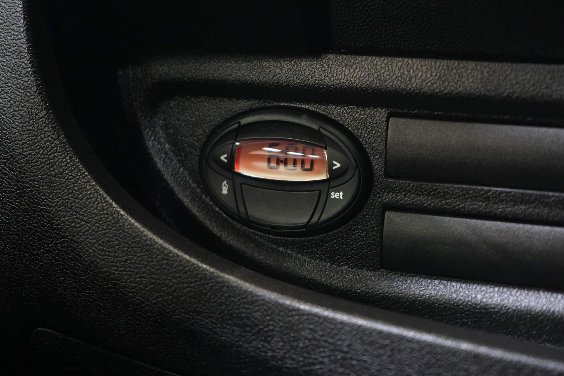 Fiat Ducato Van 35 2.3 MJ 140 hp ZF Aut. L2H2 2.5t Trekverm./ Camera/ Cruise/ PDC/ Bluetooth/ Towbar/ Airco