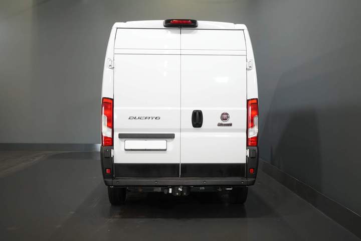 Fiat Ducato Van 35 2.3 MJ 140 hp ZF Aut. L2H2 2.5t Trekverm./ Camera/ Cruise/ PDC/ Bluetooth/ Towbar/ Airco