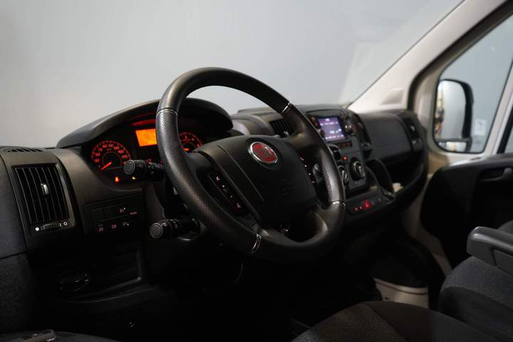 Fiat Ducato Van 35 2.3 MJ 140 hp ZF Aut. L2H2 2.5t Trekverm./ Camera/ Cruise/ PDC/ Bluetooth/ Towbar/ Airco