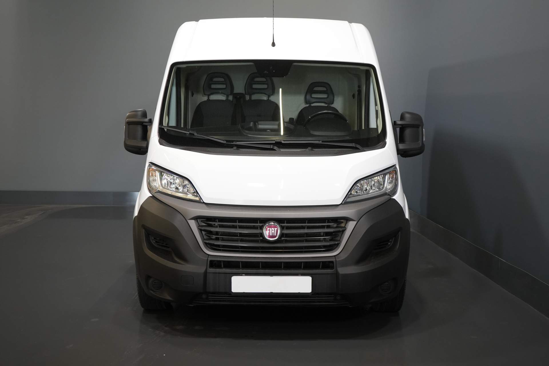 Fiat Ducato Van 35 2.3 MJ 140 hp ZF Aut. L2H2 2.5t Trekverm./ Camera/ Cruise/ PDC/ Bluetooth/ Towbar/ Airco