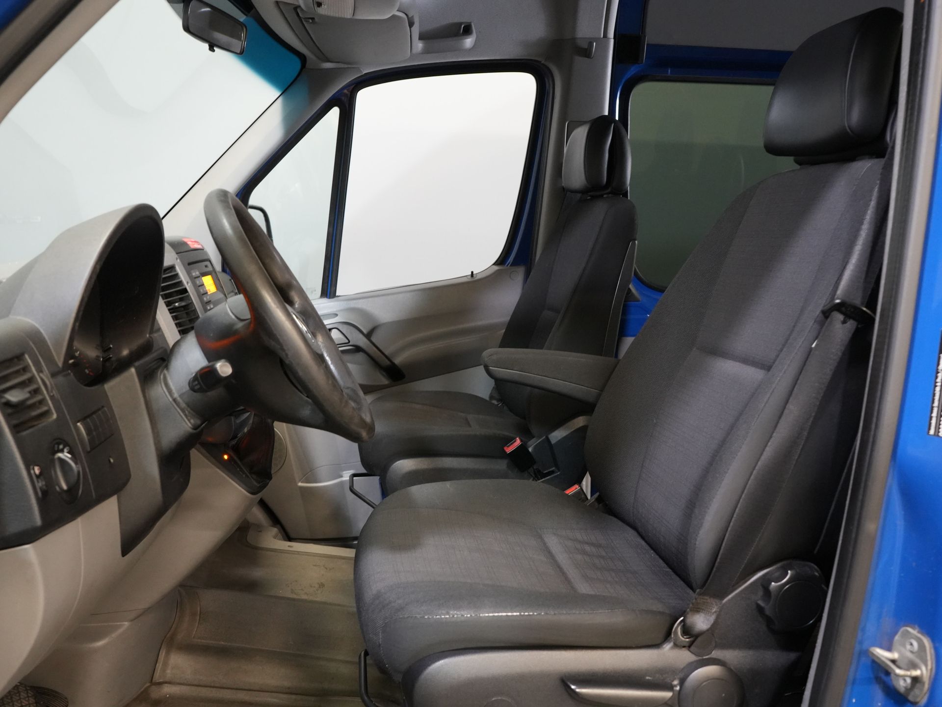 Mercedes-Benz Sprinter Пасажирський транспорт 213 2.2 CDI Авт. L2H2 €13 915,- Вкл. ПДВ (BPM FREE) ЕКСПОРТ Комбі/ 9 осіб/ Kombi/ 9P/ LMV/ Airco/ PDC