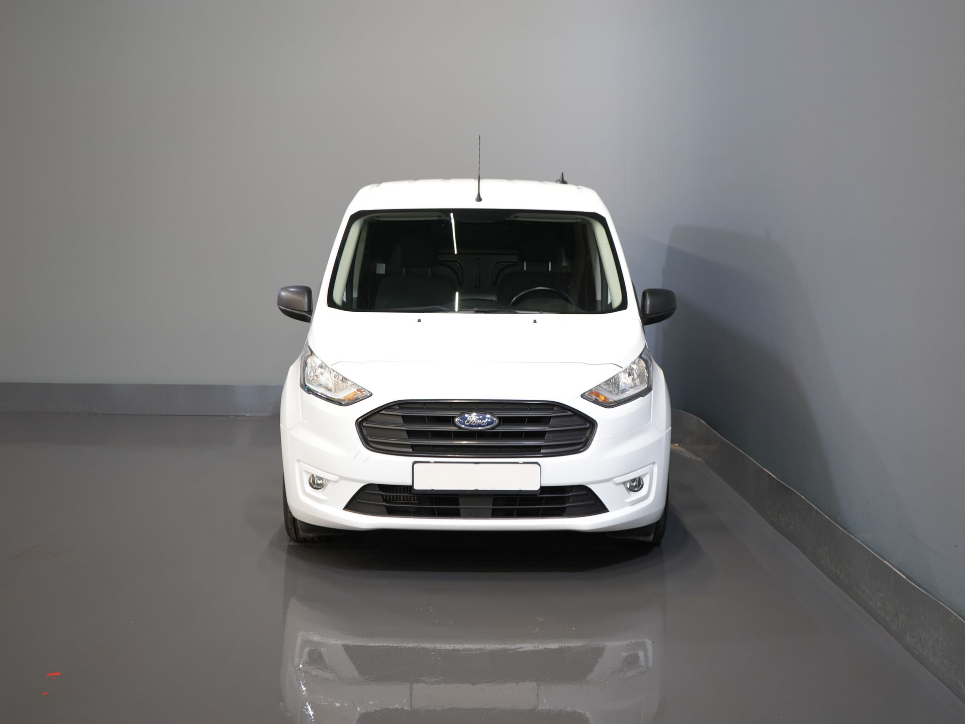 Ford Transit Connect Van 1.0 Ecoboost 100 cv Trend BENZINA BPM FREE! Riscaldatore del cavalletto/ Riscaldamento dei sedili/ PDC/ Crociera/ Barra di traino/ Aria condizionata