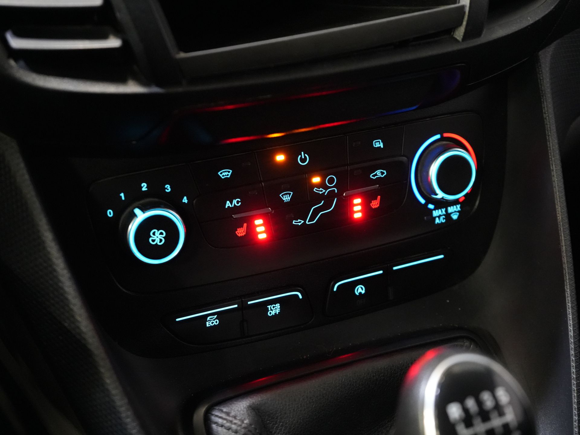 Ford Transit Connect Van 1.0 Ecoboost 100 cv Trend BENZINA BPM FREE! Riscaldatore del cavalletto/ Riscaldamento dei sedili/ PDC/ Crociera/ Barra di traino/ Aria condizionata