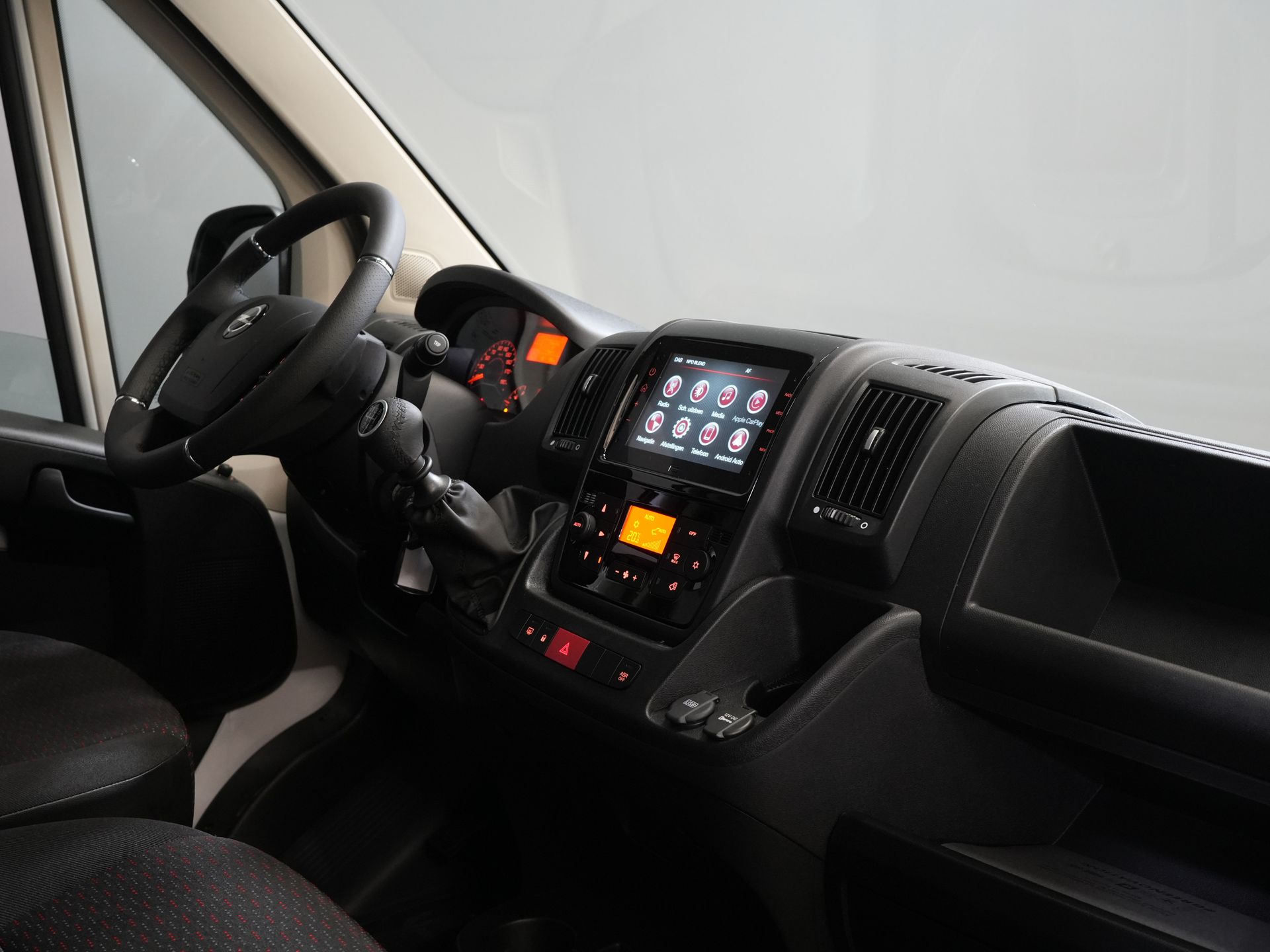 Fiat Ducato Bestelbus (Opel Movano) 2.2 140 pk L2H2 Betimmering/ Carplay/ 270Gr.Deuren/ Climate/ Camera/ Cruise/ Navi/ PDC/ Cruise