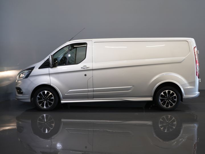 Ford Transit Custom Bestelbus Sport 2.0 TDCI Aut. 170 pk L2 DB-Riem VV/ Carplay/ Alarm III/ Stoelverw./ Navi/ Airco/ Camera/ Cruise/ PDC/ Trekhaak