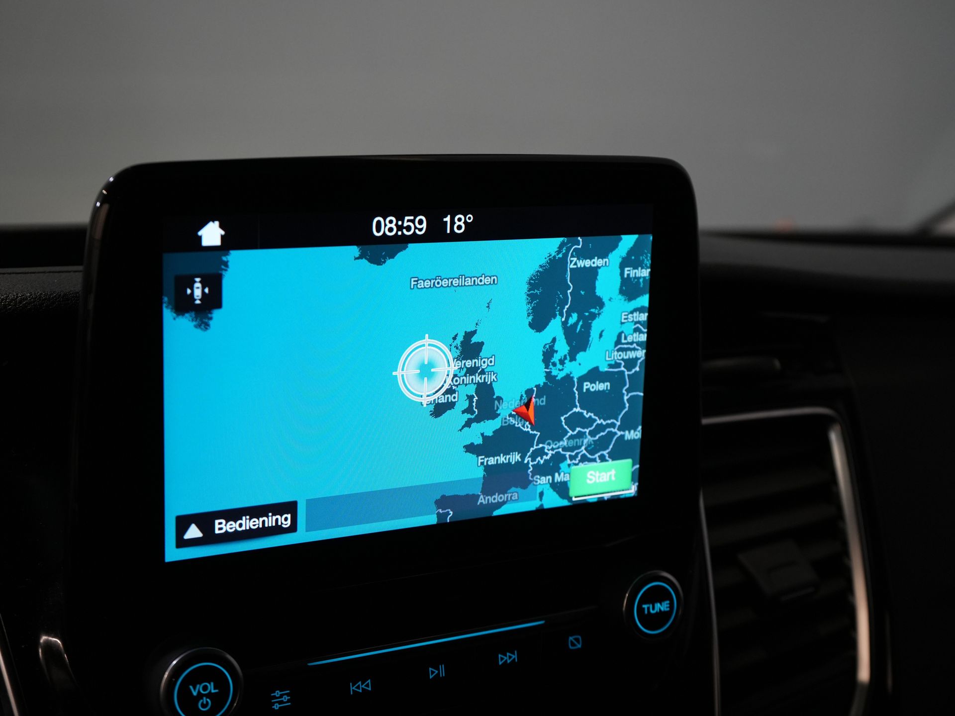 Ford Transit Custom Bestelbus Sport 2.0 TDCI Aut. 170 pk L2 DB-Riem VV/ Carplay/ Alarm III/ Stoelverw./ Navi/ Airco/ Camera/ Cruise/ PDC/ Trekhaak
