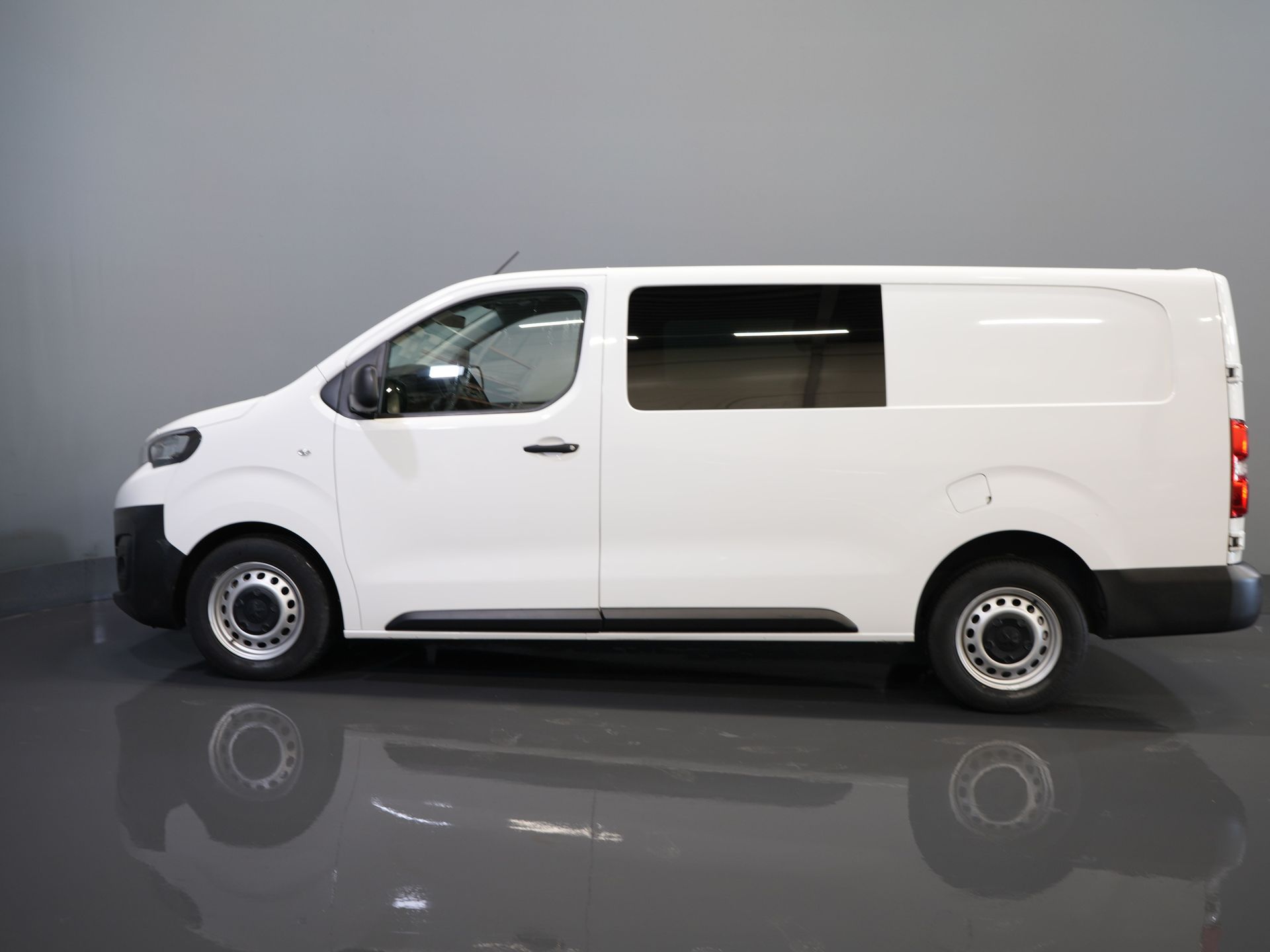 Peugeot Expert Van 2.0 HDI 125 к.с. L3 Double Cab BPM БЕЗКОШТОВНО! DC NL Автомобіль / 6 чол. / Круїз / PDC