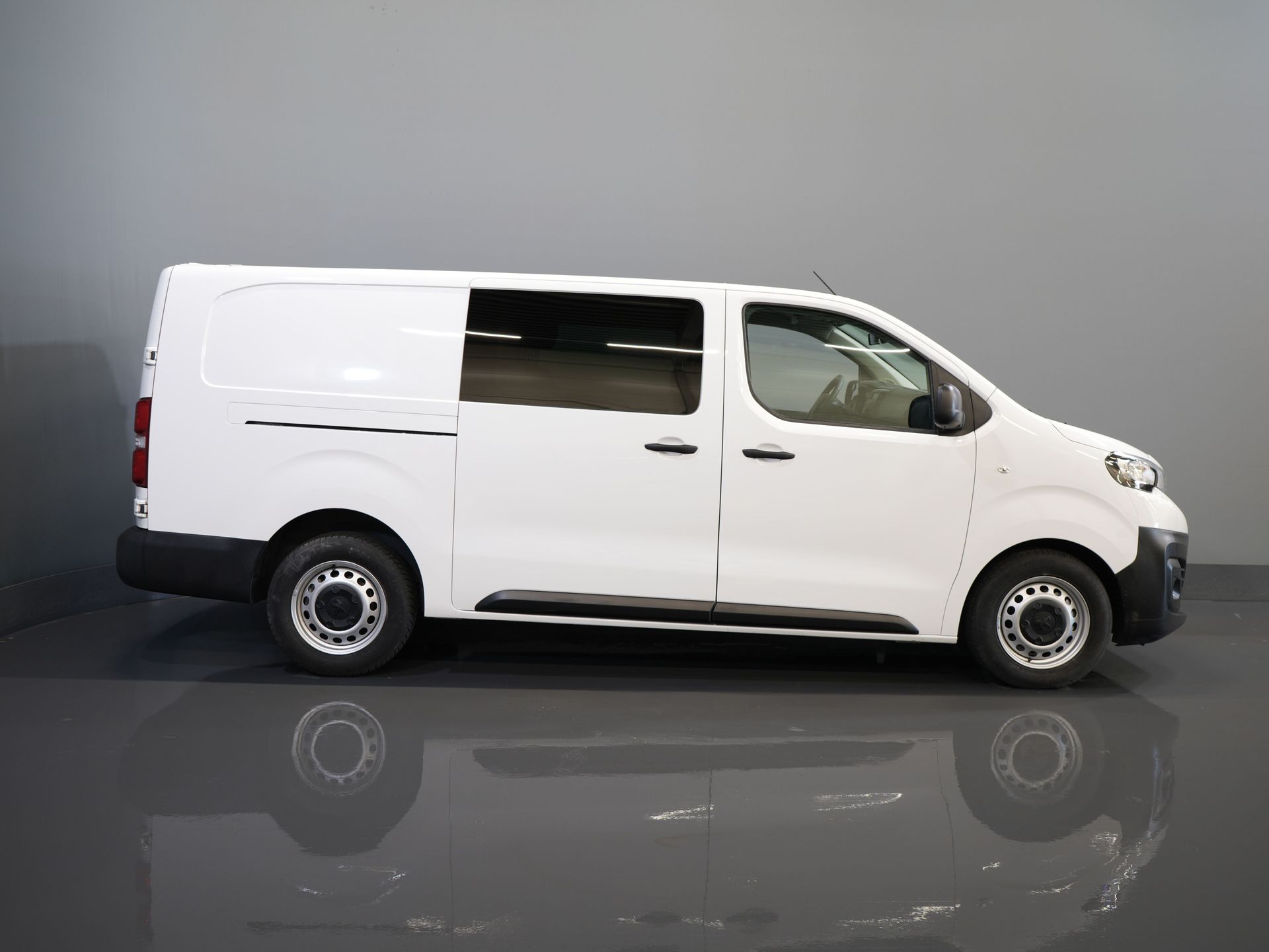 Peugeot Expert Van 2.0 HDI 125 к.с. L3 Double Cab BPM БЕЗКОШТОВНО! DC NL Автомобіль / 6 чол. / Круїз / PDC