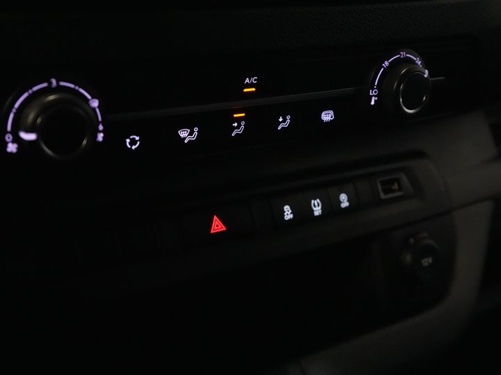 Peugeot Expert Van 2.0 HDI 125 к.с. L3 Double Cab BPM БЕЗКОШТОВНО! DC NL Автомобіль / 6 чол. / Круїз / PDC