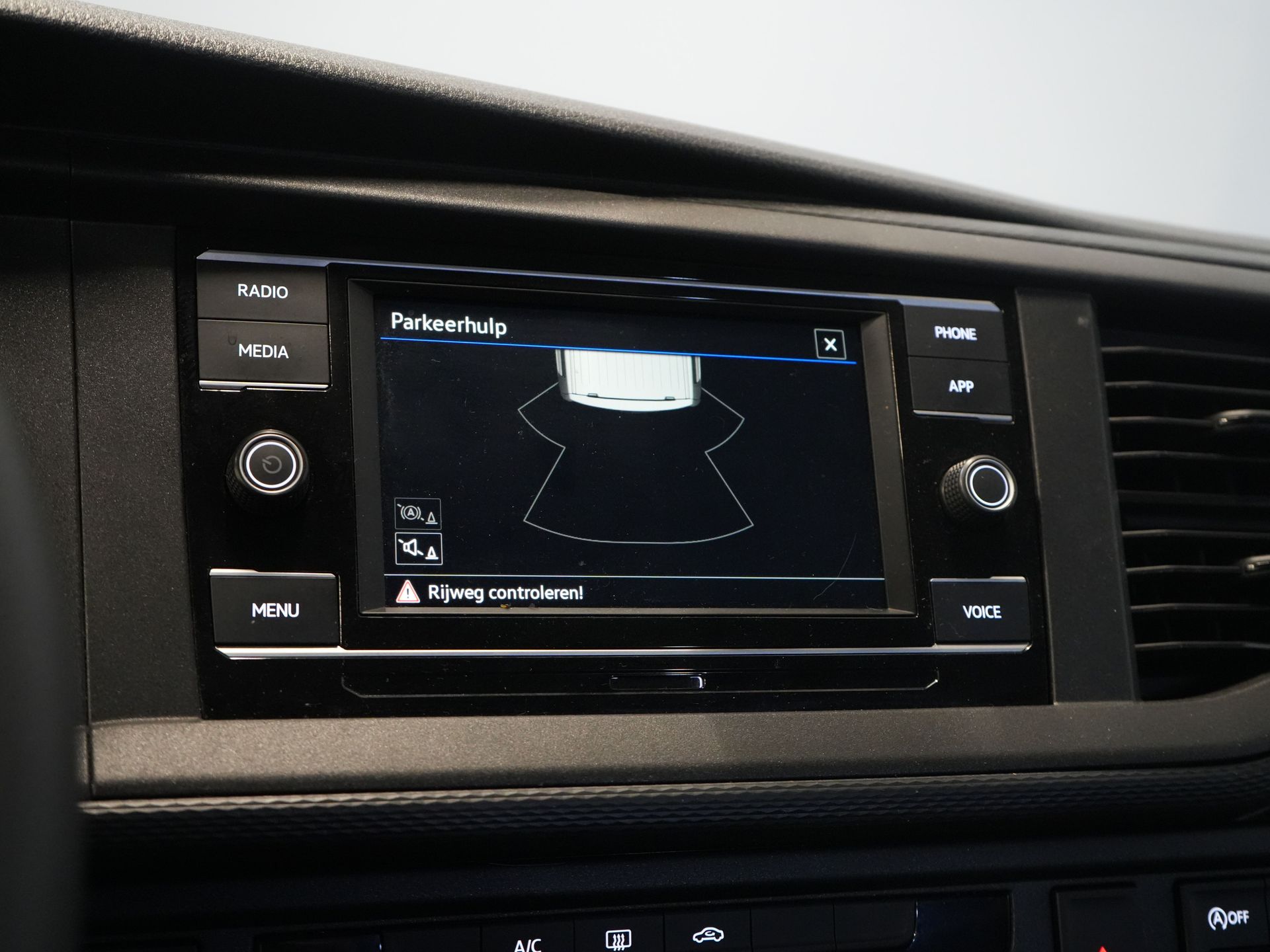 Volkswagen Transporter Van T6.1 2.0 TDI 150 HP DSG Aut. L2 BPM GRATUIT ! DC Double Cab 4Motion/ Carplay/ Camera/ PDC/ Cruise/ Airco