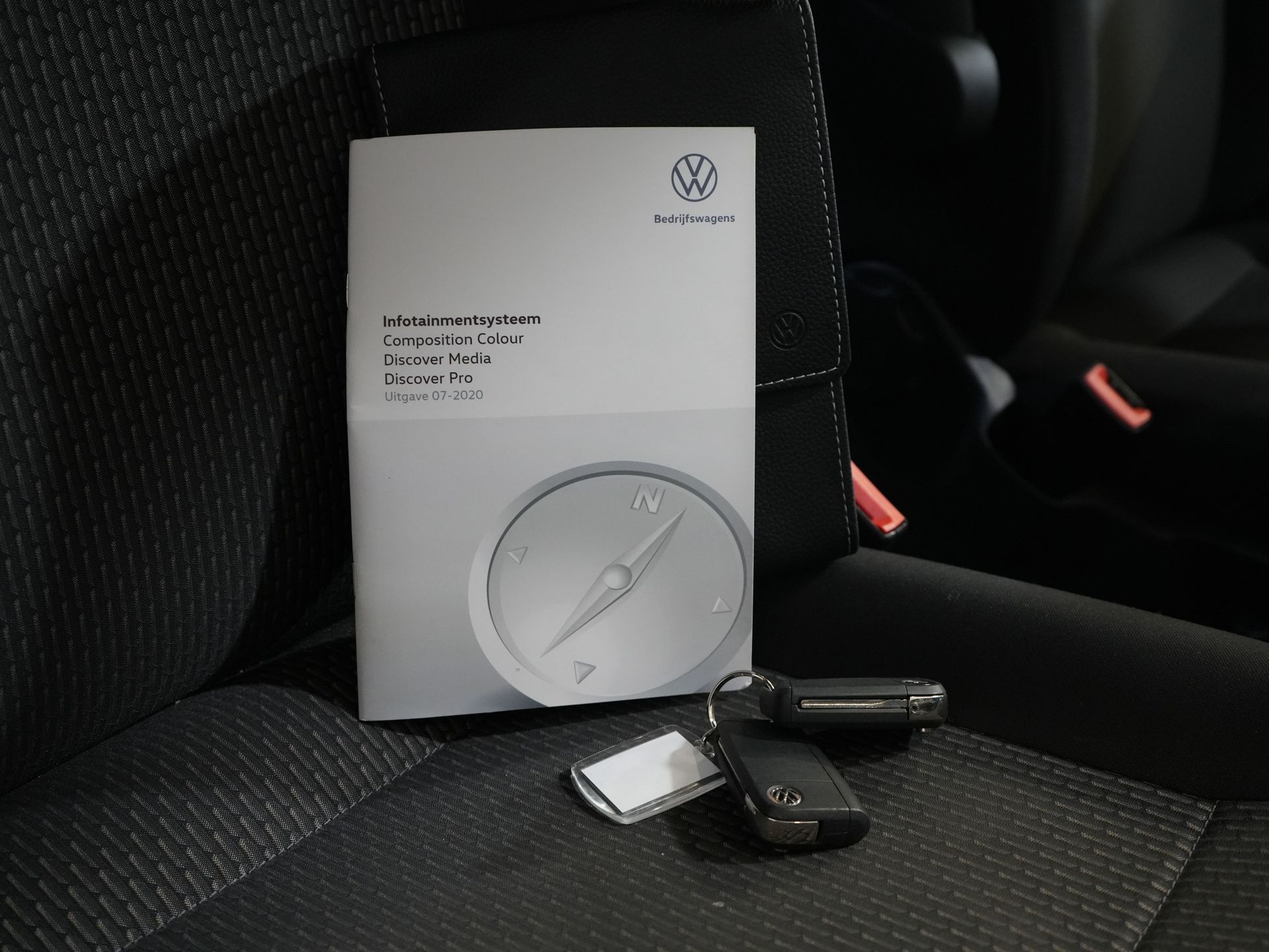 Volkswagen Transporter Van T6.1 2.0 TDI 150 HP DSG Aut. L2 BPM GRATUIT ! DC Double Cab 4Motion/ Carplay/ Camera/ PDC/ Cruise/ Airco