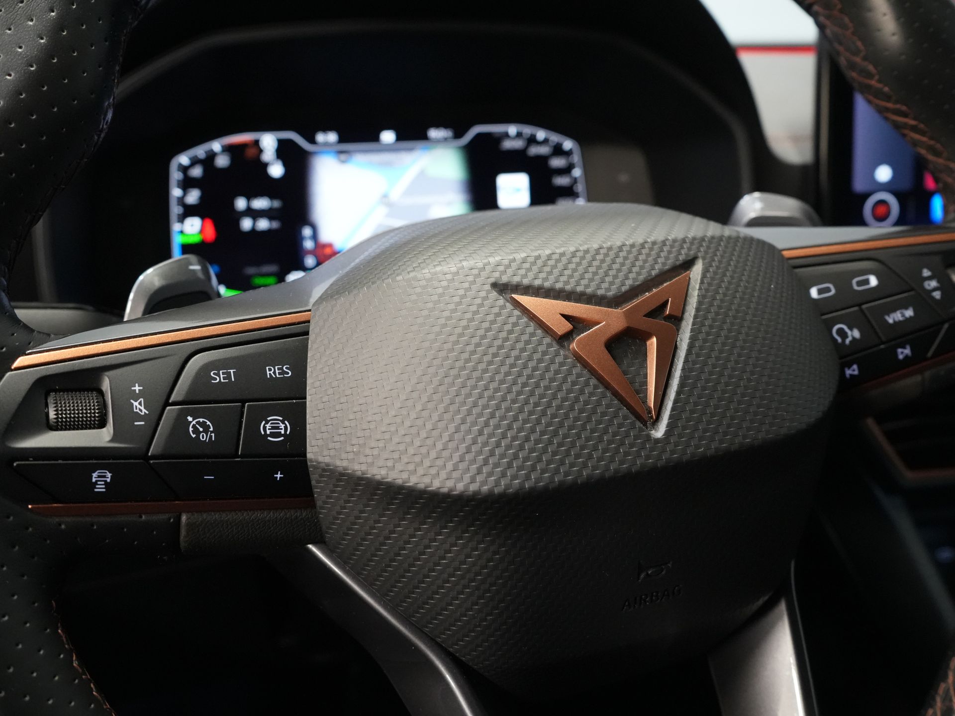 CUPRA Formentor SUV 1.4 TSI e-Hybrid PHEV LED/ Adapt. Cruise/ 19