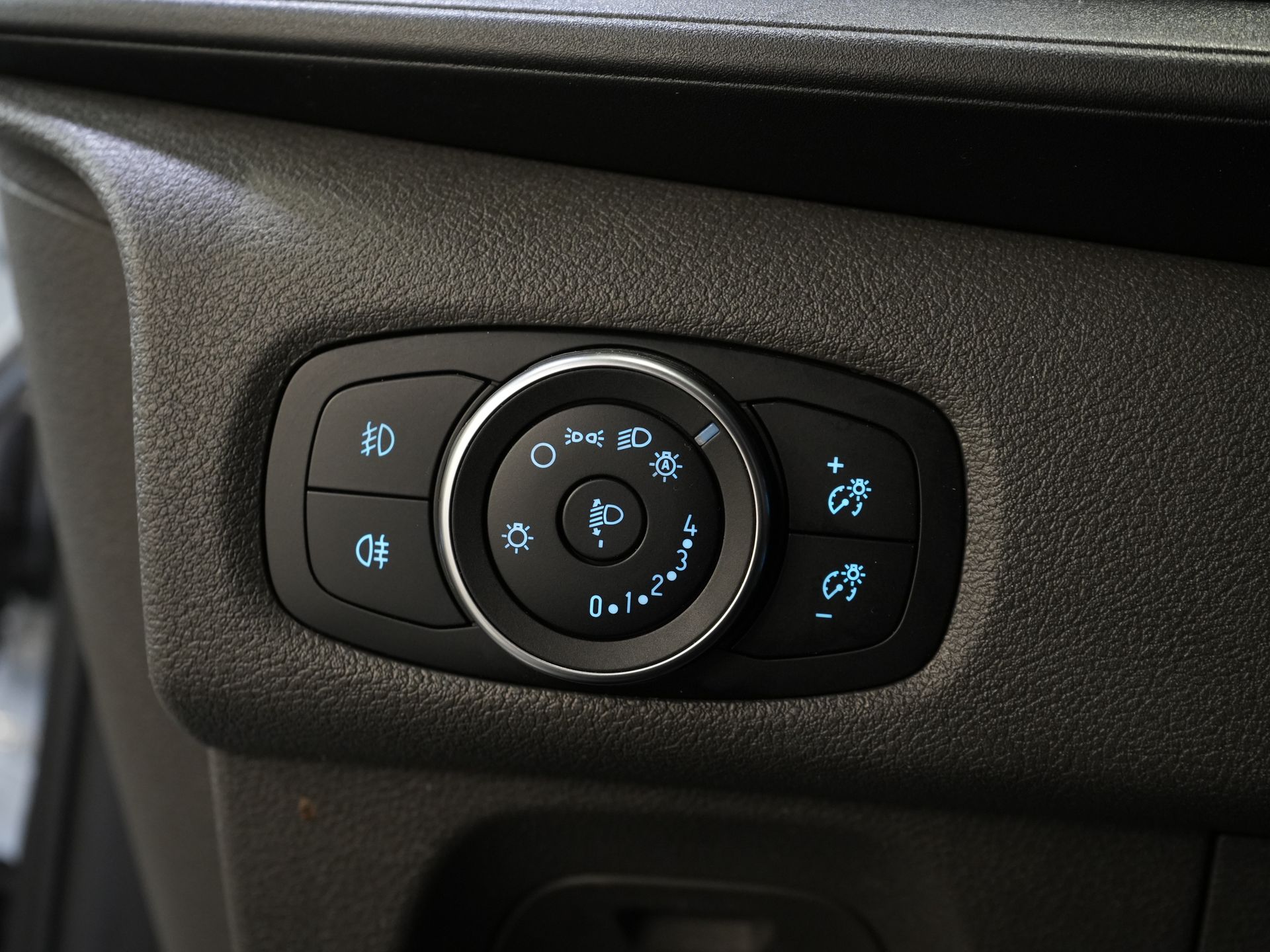 Ford Transit Custom Van 2.0 TDCI 170 к.с. Aut. L2 Sport BPM БЕЗКОШТОВНО! Бі-ксенон / Шкіра / Ремінь безпеки VV / Елек.сидіння / Seatverw./ Carplay / Камера / PDC / LMV / Cruis