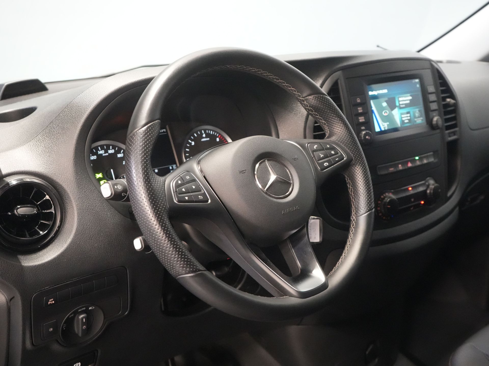 Mercedes-Benz Vito Van 116 CDI Aut. L3 BPM FREE LED/ Carplay/ Stand heater/ Interior/ LMV/ Cruise/ Camera/ PDC/ Towbar